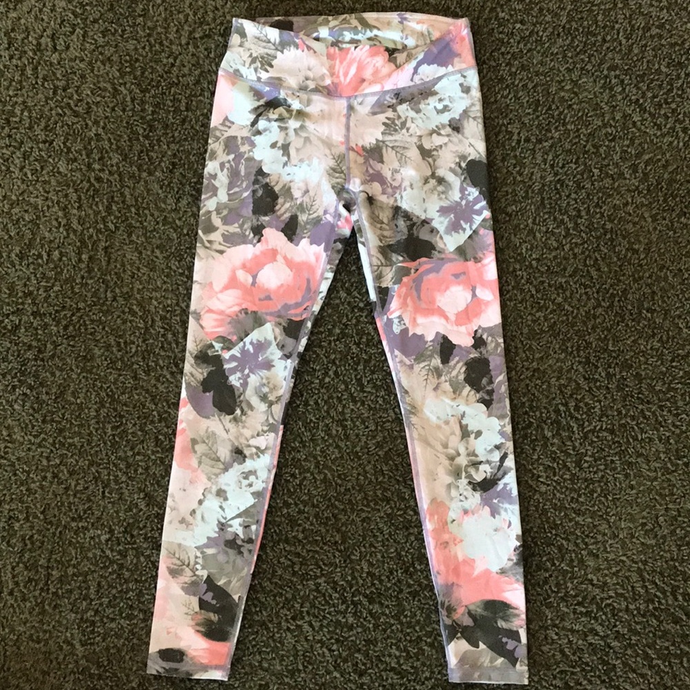 Fabletics Capris - image 1